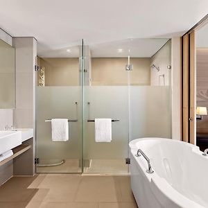 Executive One-Bedroom King Suite